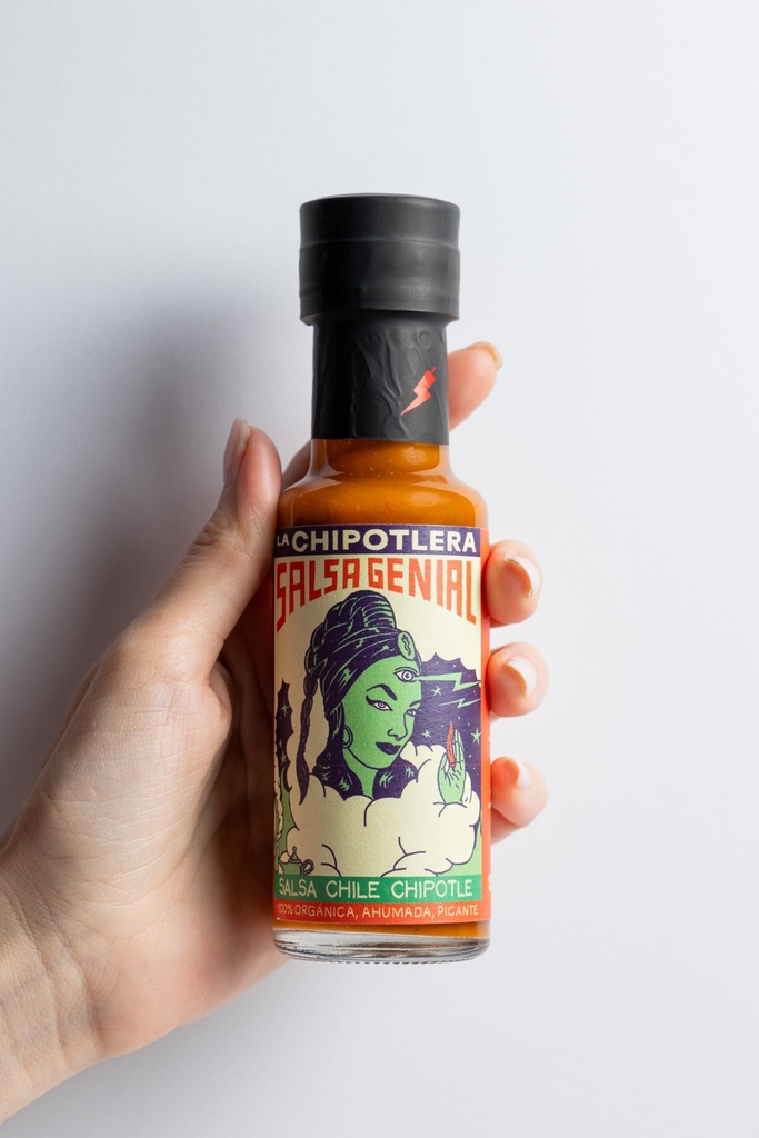 salsa-genial-chipotle-125ml-la-chipotlera-vista-en-mano-espacioorganico